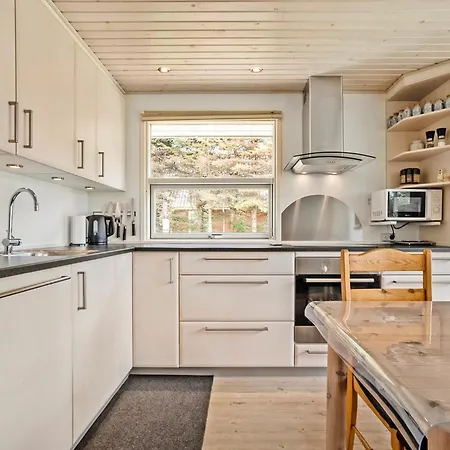 Feriehus Amazing In With Sauna Tarm